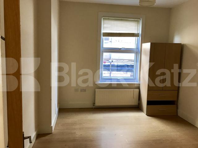 			Fortismere Catchement, 4 Bedroom, 1 bath, 1 reception House			 Greenham Road, MUSWELL HILL